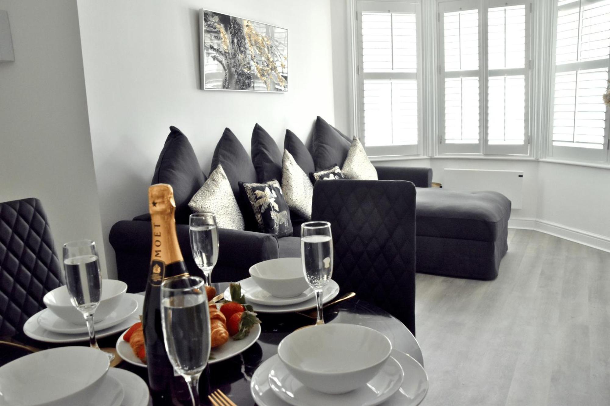 Modern Town Centre Flat - Free Shared Parking, King Size Bed, 5 Minutes Walk To Beach Борнмут Экстерьер фото