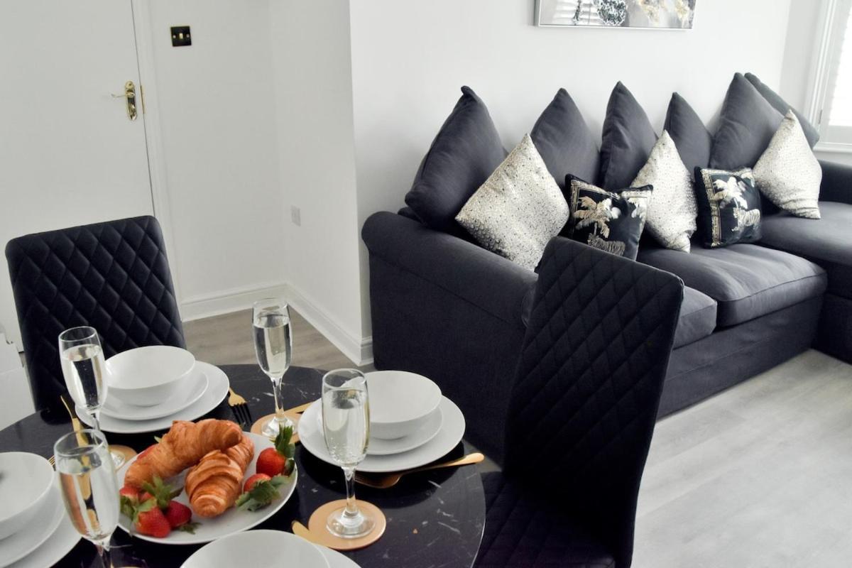 Modern Town Centre Flat - Free Shared Parking, King Size Bed, 5 Minutes Walk To Beach Борнмут Экстерьер фото
