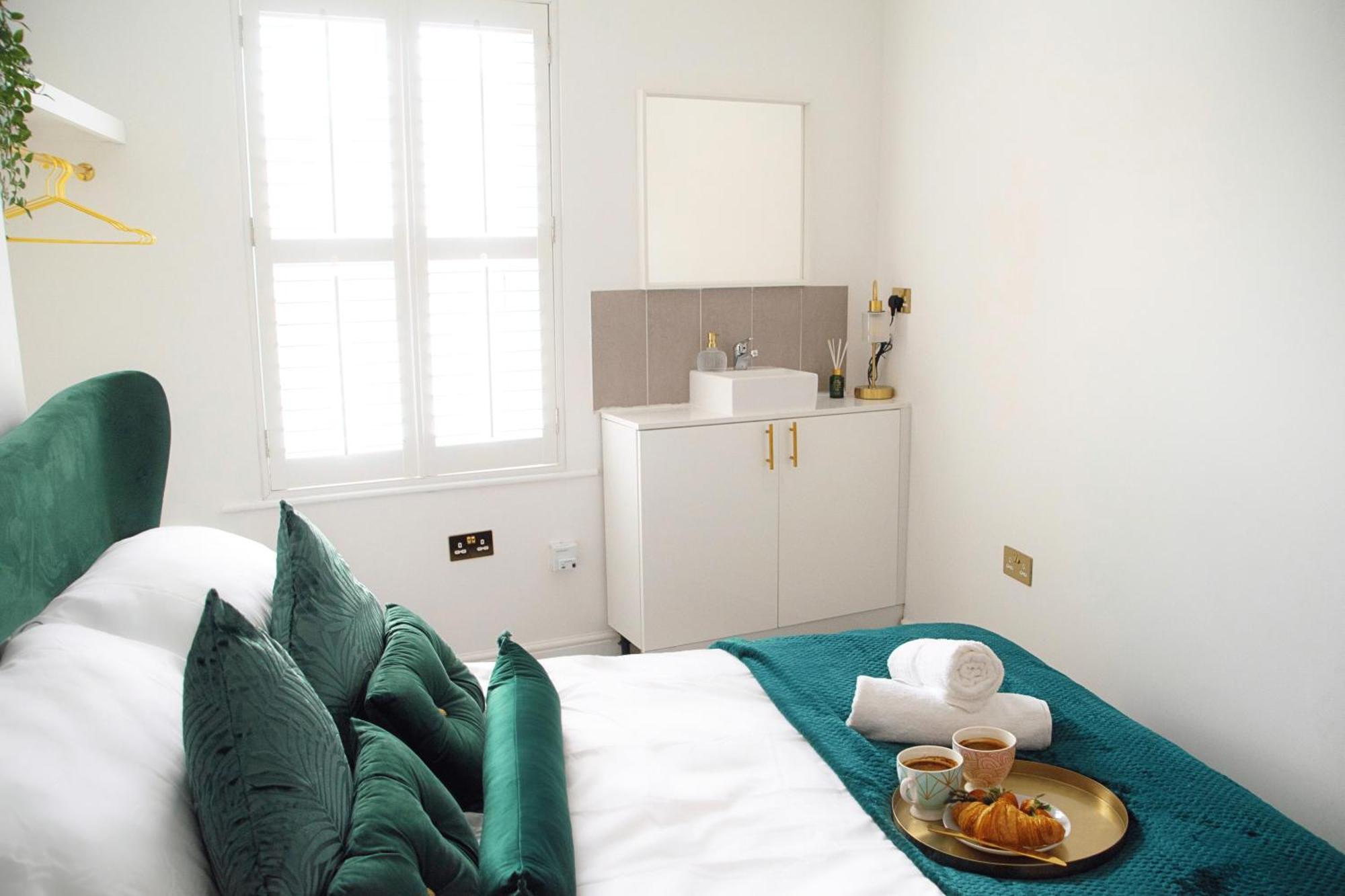 Modern Town Centre Flat - Free Shared Parking, King Size Bed, 5 Minutes Walk To Beach Борнмут Экстерьер фото