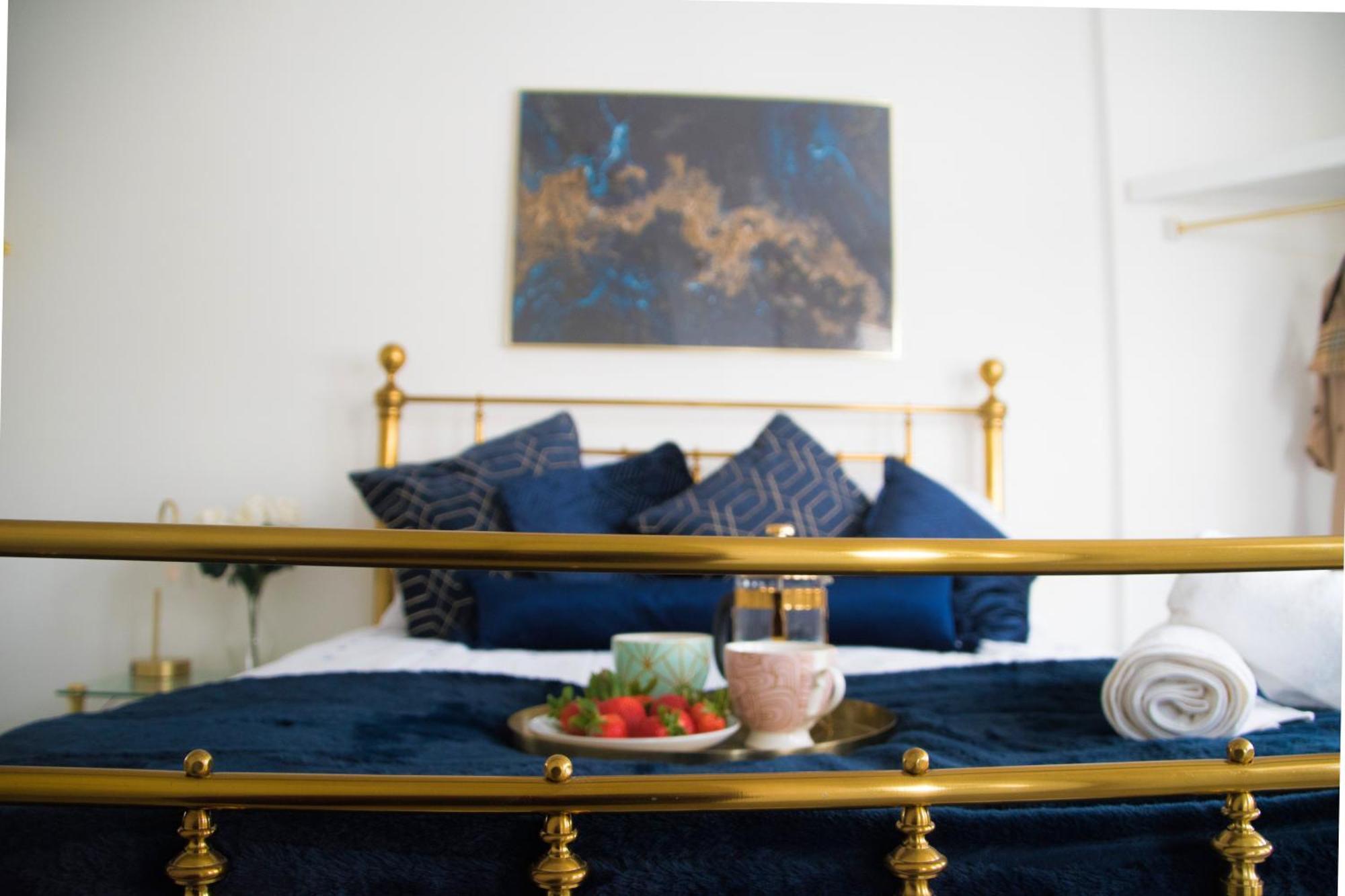 Modern Town Centre Flat - Free Shared Parking, King Size Bed, 5 Minutes Walk To Beach Борнмут Экстерьер фото