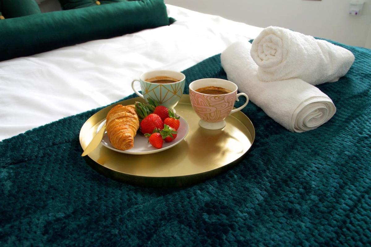Modern Town Centre Flat - Free Shared Parking, King Size Bed, 5 Minutes Walk To Beach Борнмут Экстерьер фото