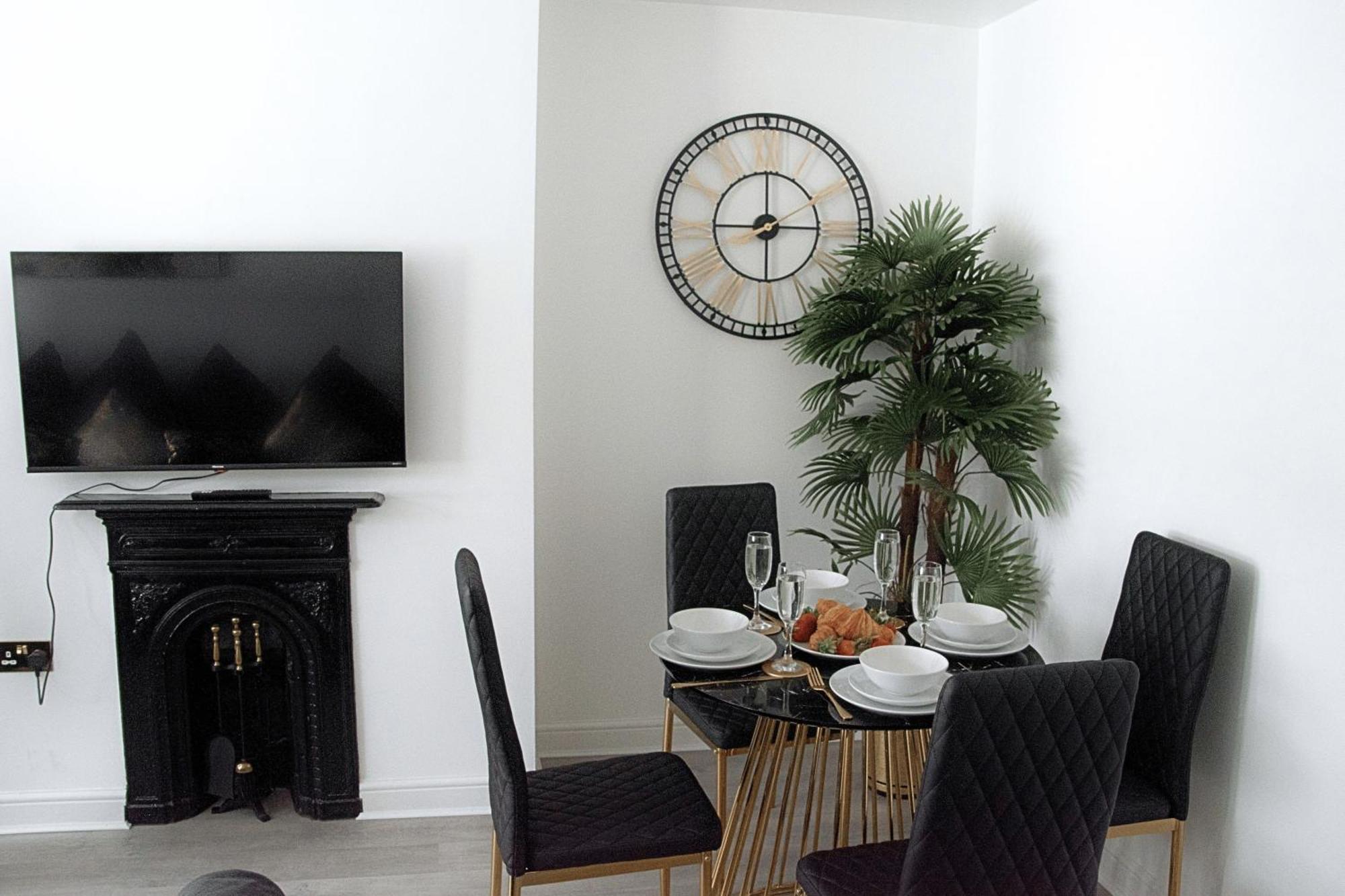 Modern Town Centre Flat - Free Shared Parking, King Size Bed, 5 Minutes Walk To Beach Борнмут Экстерьер фото