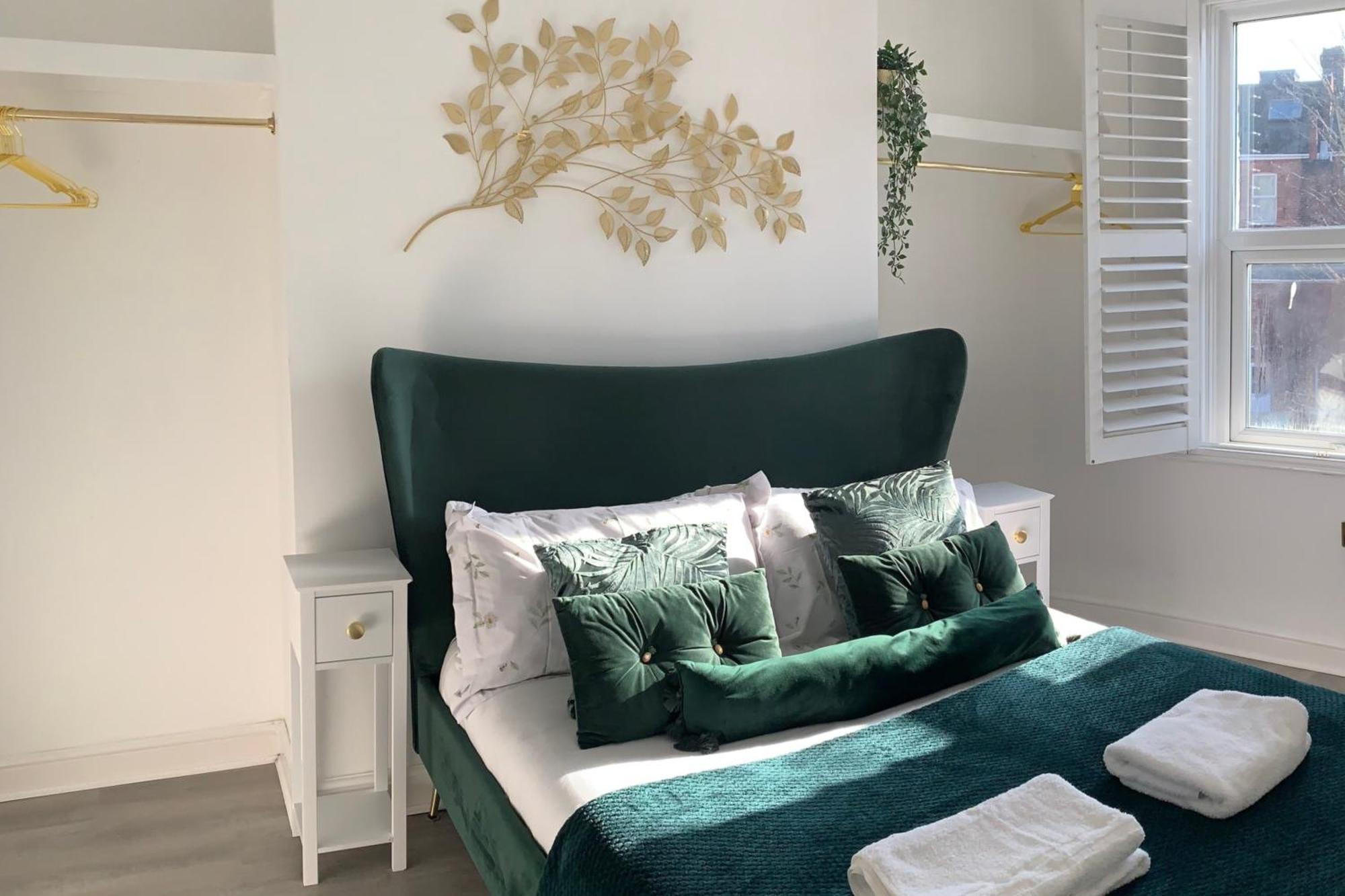 Modern Town Centre Flat - Free Shared Parking, King Size Bed, 5 Minutes Walk To Beach Борнмут Экстерьер фото